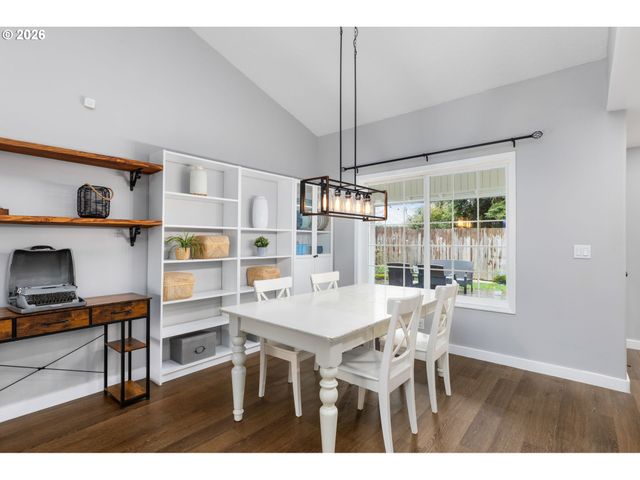 17089 Sw LYNNLY Way, Sherwood, OR 97140