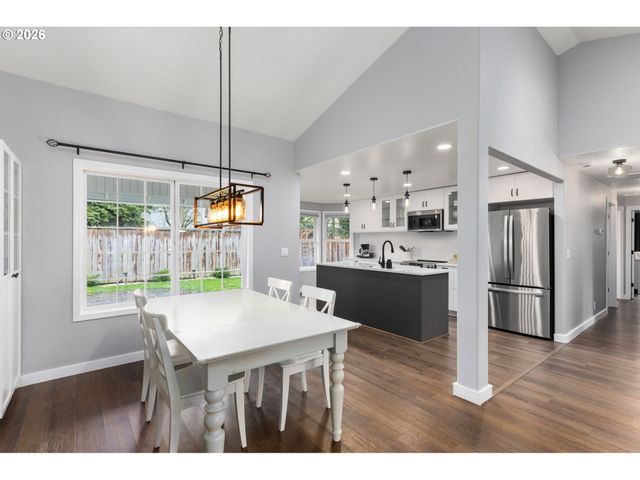 17089 Sw LYNNLY Way, Sherwood, OR 97140