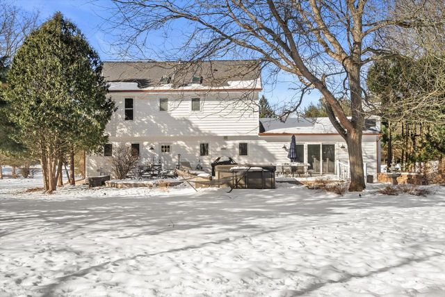 310 S Taliesin ROAD, Wales, WI 53183