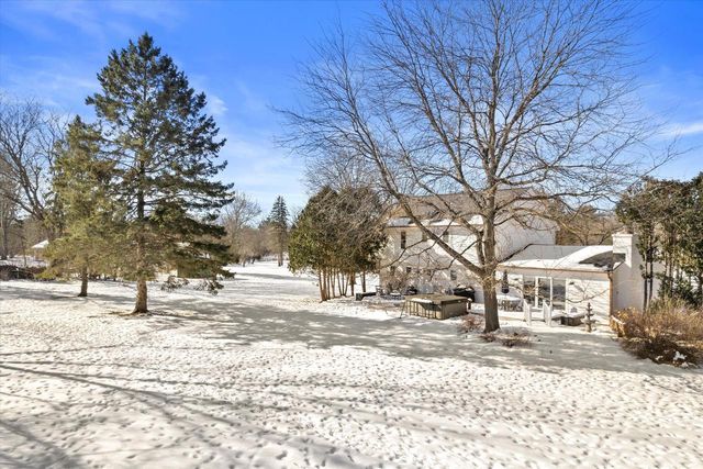 310 S Taliesin ROAD, Wales, WI 53183