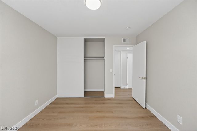 6735 Greengrove Drive, Las Vegas, NV 89103