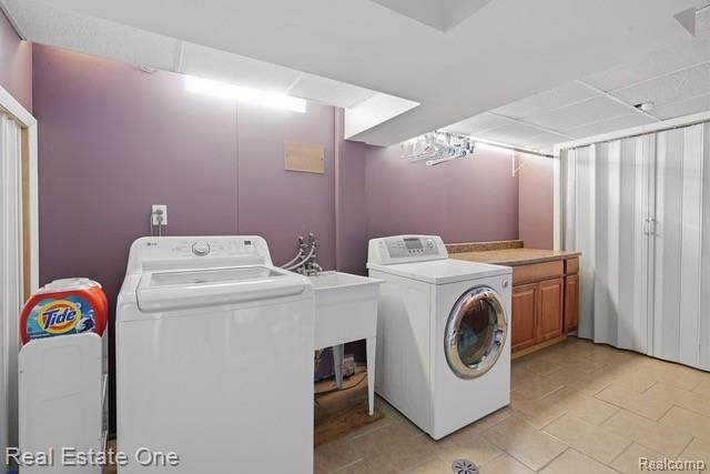 1353 Madison Drive, Troy, MI 48083