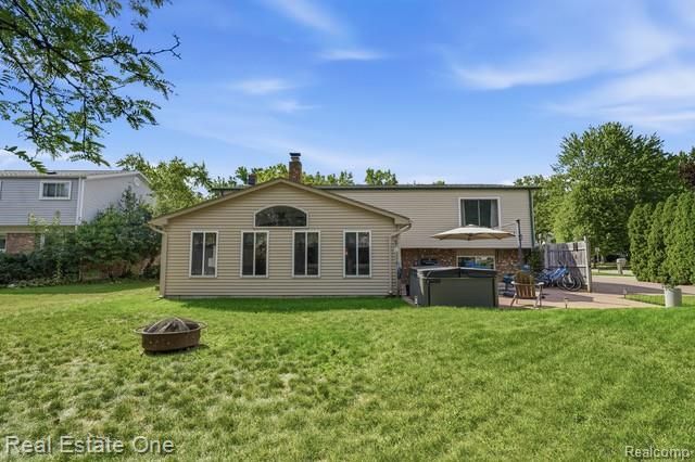 1353 Madison Drive, Troy, MI 48083