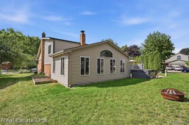 1353 Madison Drive, Troy, MI 48083