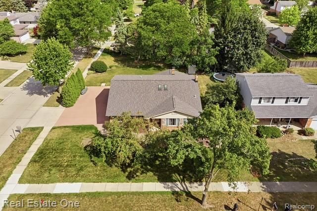 1353 Madison Drive, Troy, MI 48083