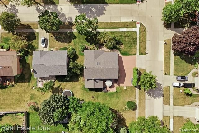 1353 Madison Drive, Troy, MI 48083