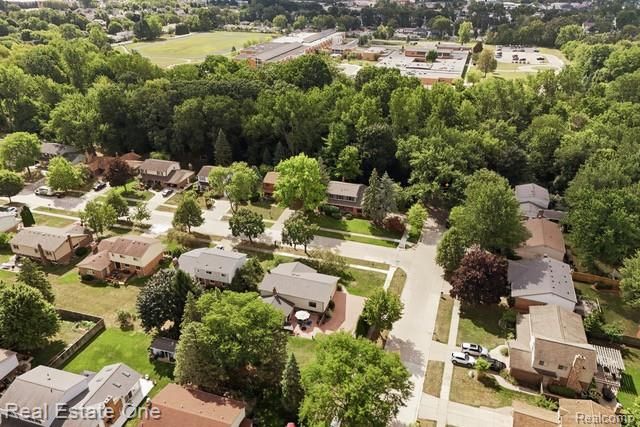 1353 Madison Drive, Troy, MI 48083