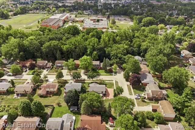 1353 Madison Drive, Troy, MI 48083
