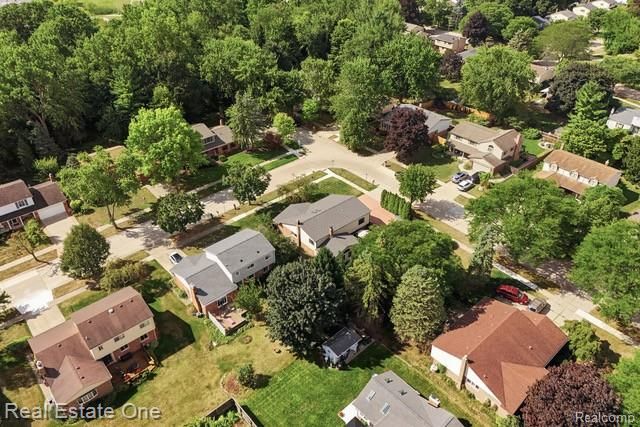 1353 Madison Drive, Troy, MI 48083