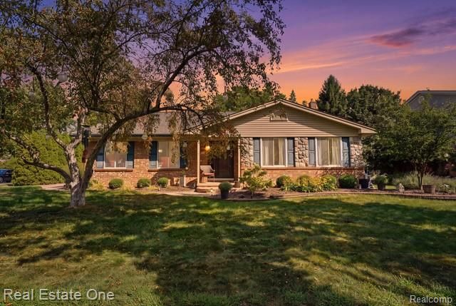1353 Madison Drive, Troy, MI 48083