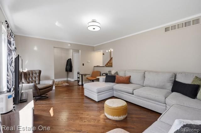 1353 Madison Drive, Troy, MI 48083