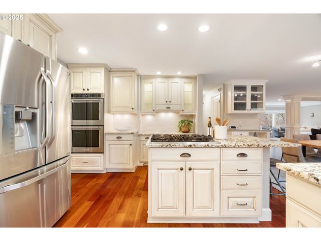 7028 Sw ARRANMORE Way, Portland, OR 97223