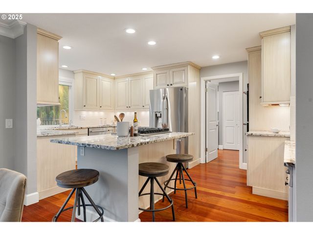 7028 Sw ARRANMORE Way, Portland, OR 97223