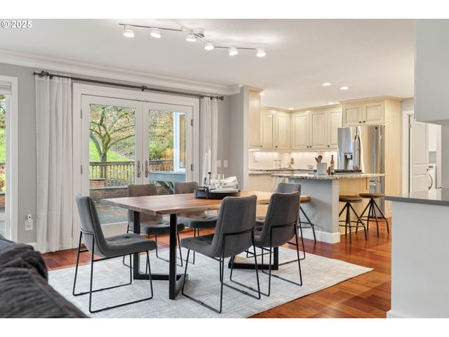 7028 Sw ARRANMORE Way, Portland, OR 97223