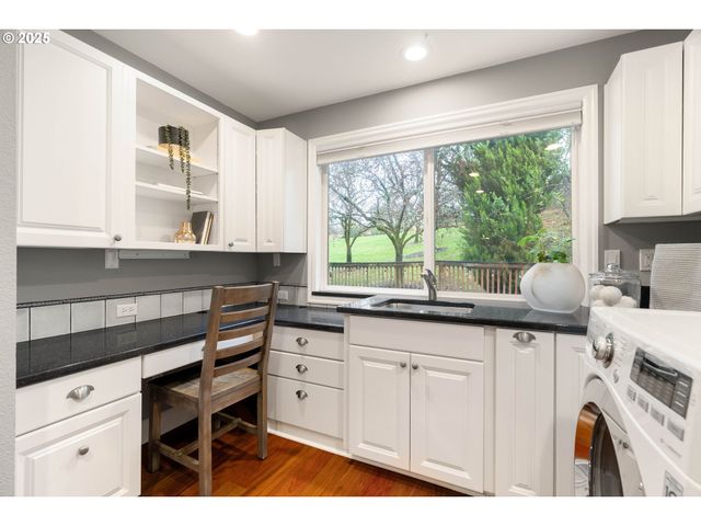 7028 Sw ARRANMORE Way, Portland, OR 97223