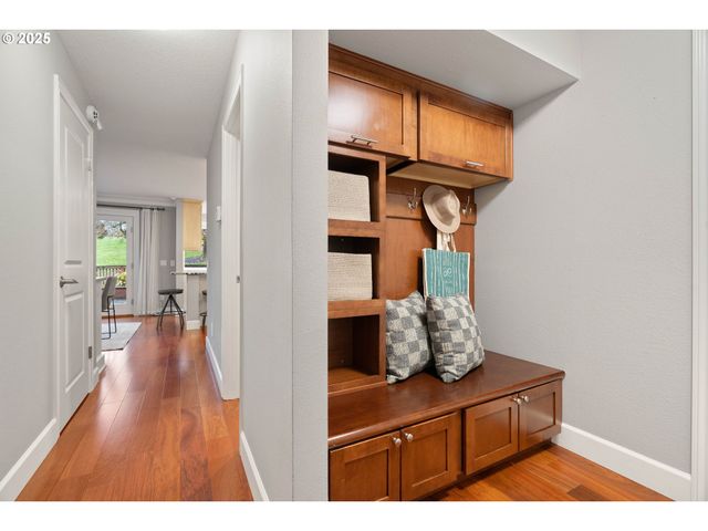 7028 Sw ARRANMORE Way, Portland, OR 97223