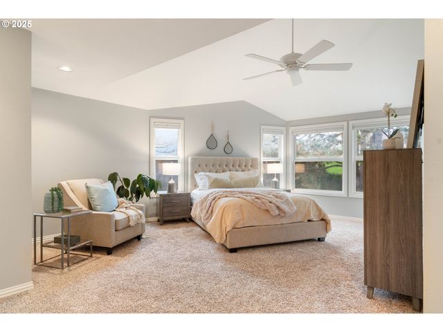 7028 Sw ARRANMORE Way, Portland, OR 97223