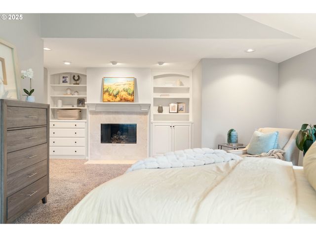 7028 Sw ARRANMORE Way, Portland, OR 97223