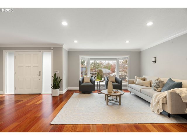 7028 Sw ARRANMORE Way, Portland, OR 97223