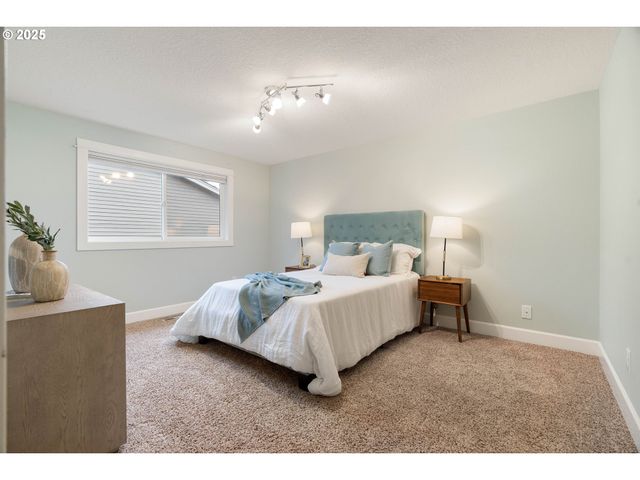 7028 Sw ARRANMORE Way, Portland, OR 97223