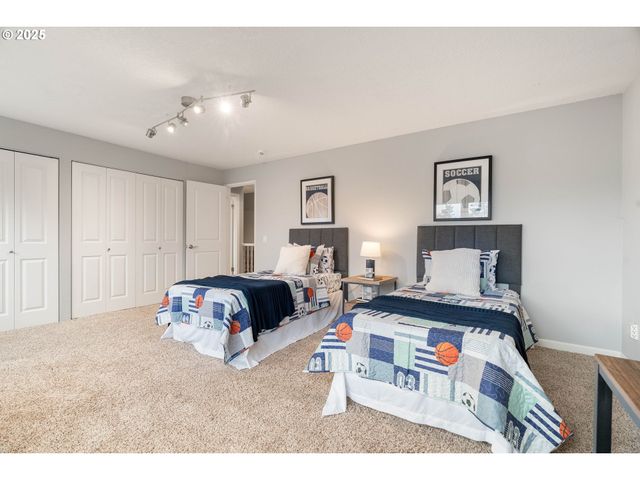 7028 Sw ARRANMORE Way, Portland, OR 97223