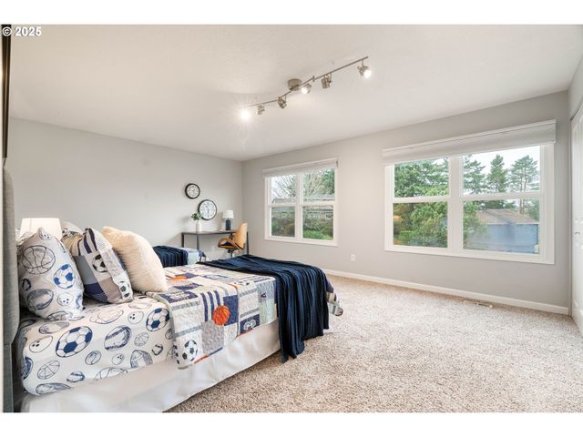 7028 Sw ARRANMORE Way, Portland, OR 97223