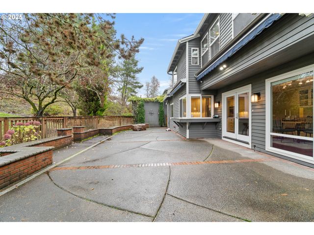 7028 Sw ARRANMORE Way, Portland, OR 97223