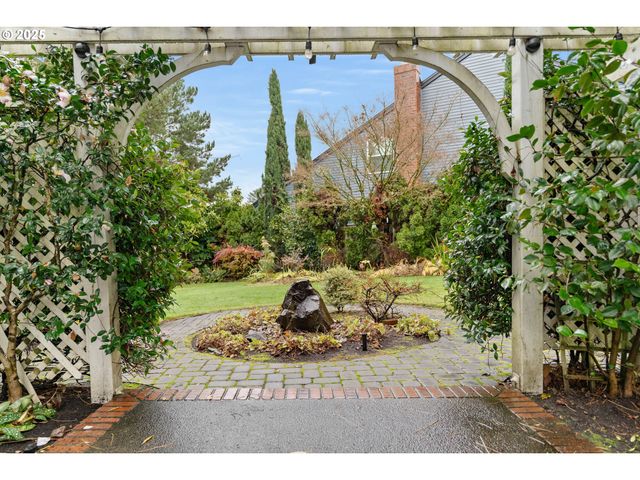 7028 Sw ARRANMORE Way, Portland, OR 97223