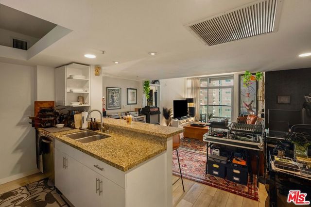 13700 Marina Pointe Drive 1126, Marina Del Rey, CA 90292