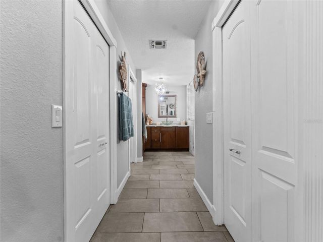 5200 CAMBERLEA AVENUE, Zephyrhills, FL 33541