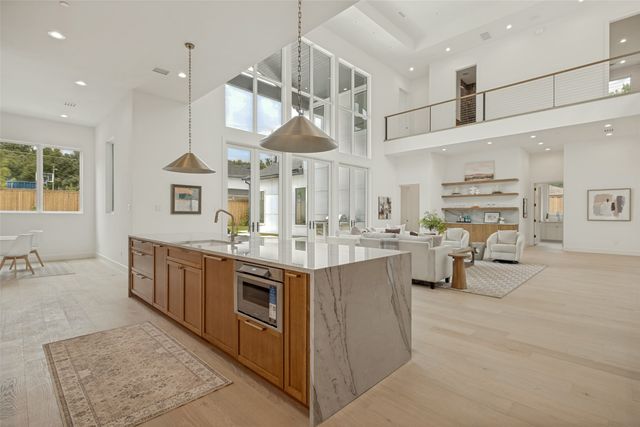 6633 Greenwich Lane, Dallas, TX 75230