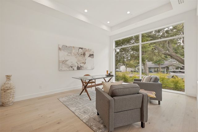 6633 Greenwich Lane, Dallas, TX 75230