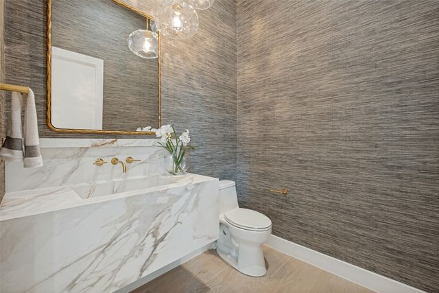 6633 Greenwich Lane, Dallas, TX 75230