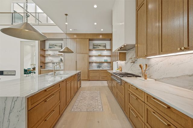 6633 Greenwich Lane, Dallas, TX 75230