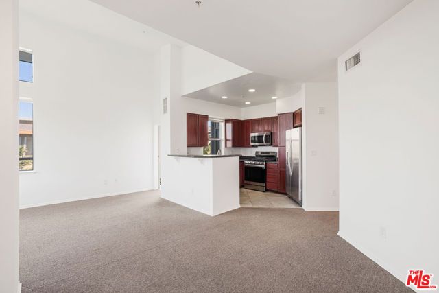 6400 Crescent Parkway 424, Los Angeles, CA 90094