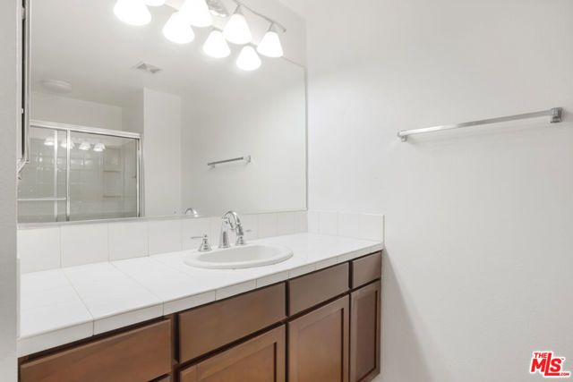 6400 Crescent Parkway 424, Los Angeles, CA 90094