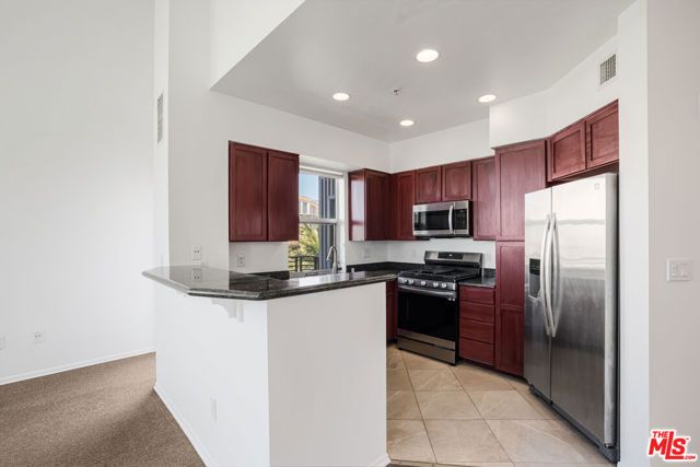 6400 Crescent Parkway 424, Los Angeles, CA 90094