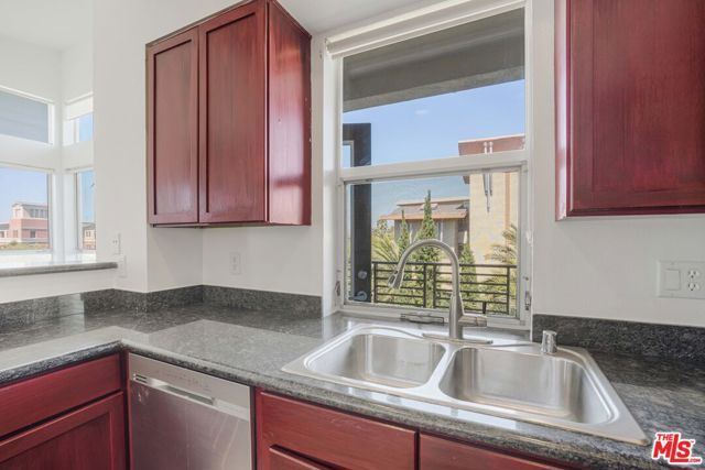 6400 Crescent Parkway 424, Los Angeles, CA 90094