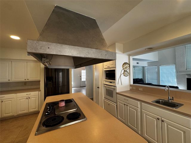 44 Whisper Lane, The Woodlands, TX 77380