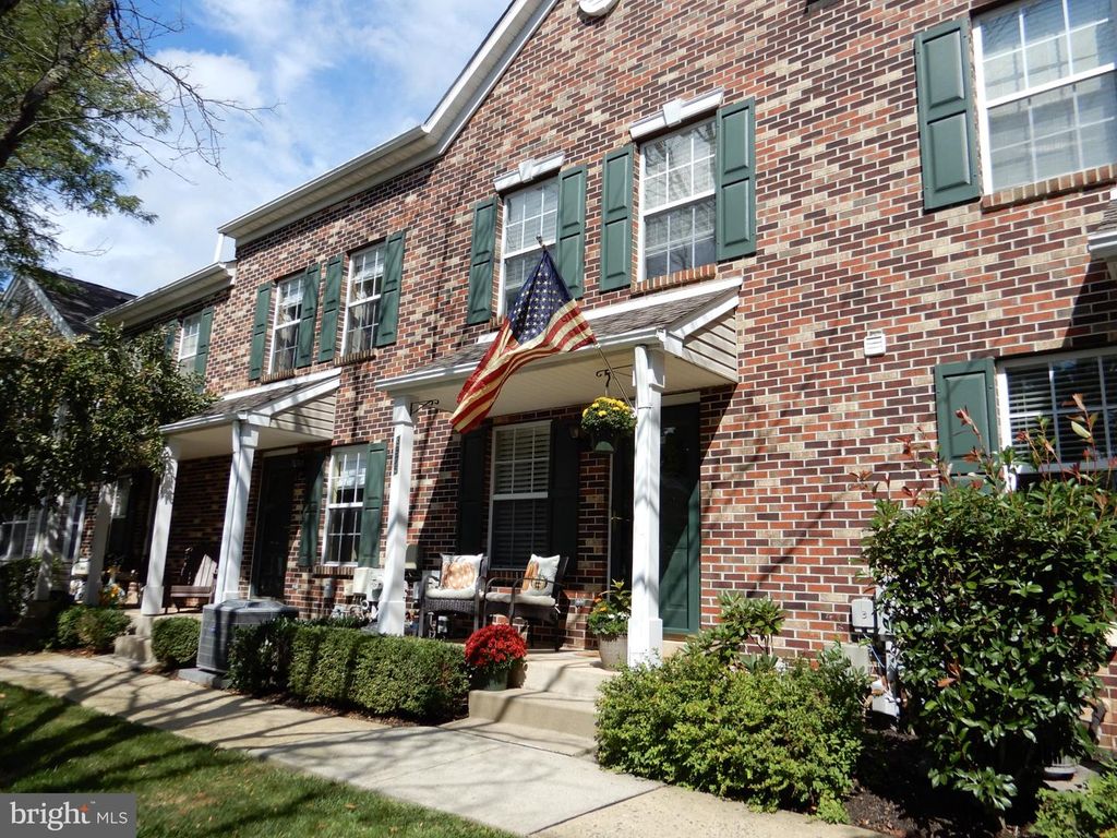 3975 CAPTAIN MOLLY CIR, DOYLESTOWN, PA 18902 — photo 2