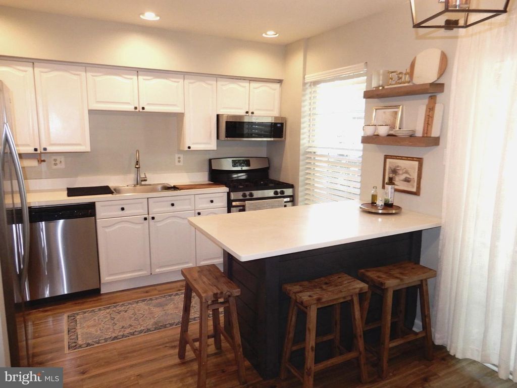 3975 CAPTAIN MOLLY CIR, DOYLESTOWN, PA 18902 — photo 4