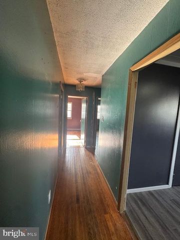 300 LOCUST ST, Burnham, PA 17009