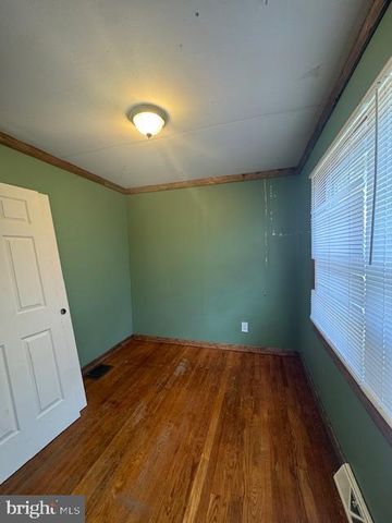 300 LOCUST ST, Burnham, PA 17009