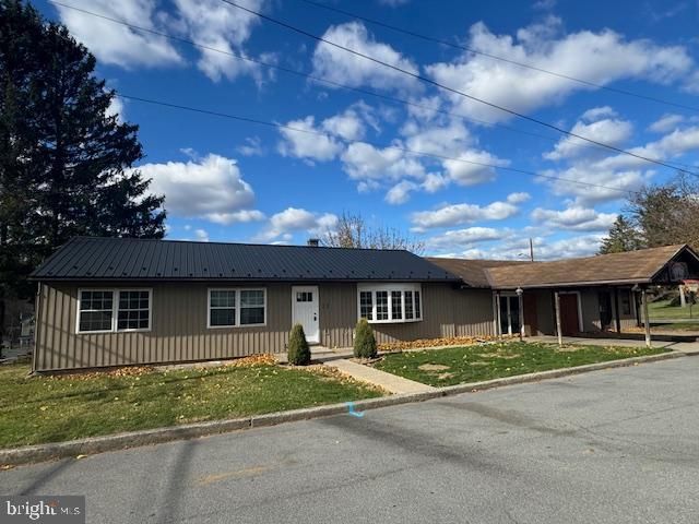 300 LOCUST ST, Burnham, PA 17009