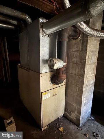 300 LOCUST ST, Burnham, PA 17009