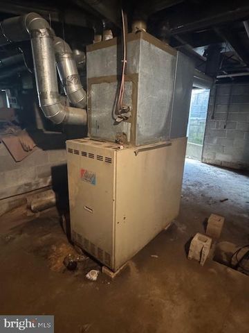 300 LOCUST ST, Burnham, PA 17009