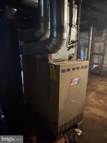 300 LOCUST ST, Burnham, PA 17009