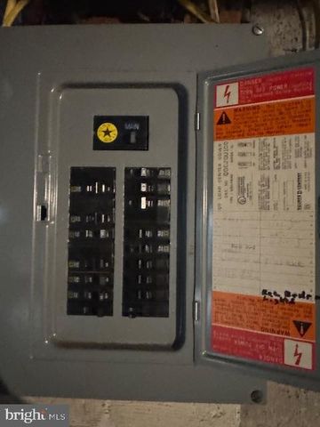 300 LOCUST ST, Burnham, PA 17009