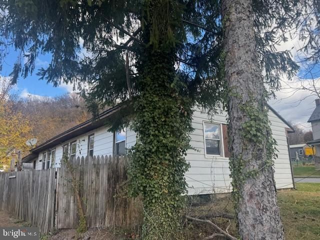 300 LOCUST ST, Burnham, PA 17009