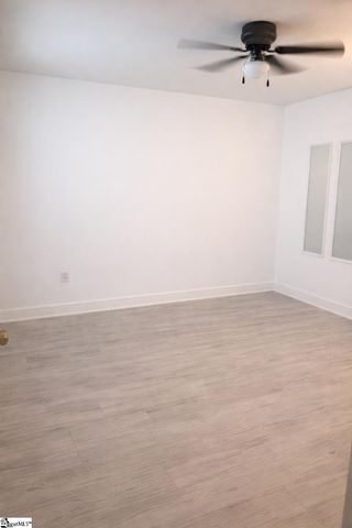 188 Queen Circle, Laurens, SC 29360